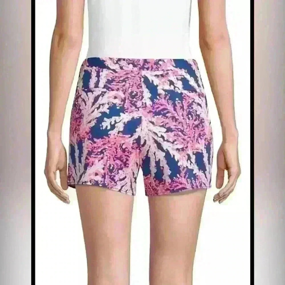 Lilly Pulitzer Size 10 Hazelle Stretch Shorts in Nauti Navy Item# 4J - Picture 2 of 7